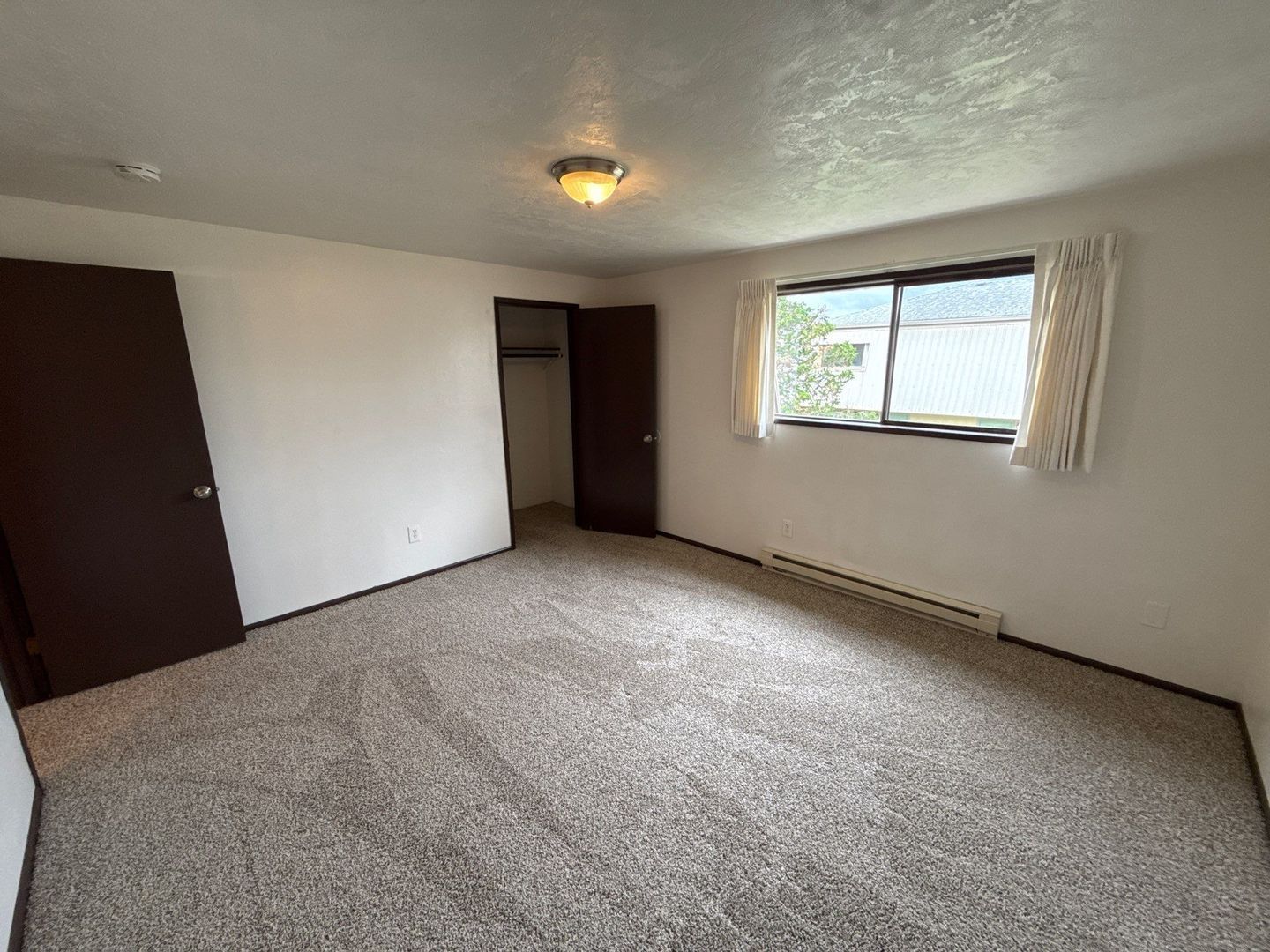 SE Albany 2 Bed 1.5 Bath Apartment, Washer & Dryer Hookups, AVAILABLE NOW! property image