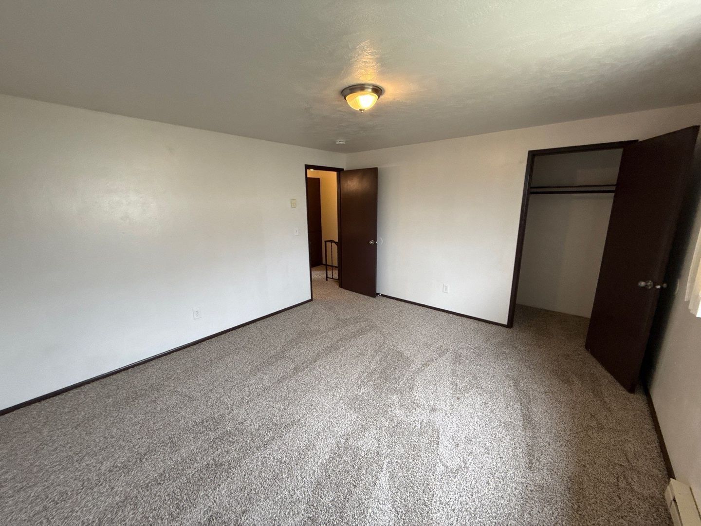 SE Albany 2 Bed 1.5 Bath Apartment, Washer & Dryer Hookups, AVAILABLE NOW! property image