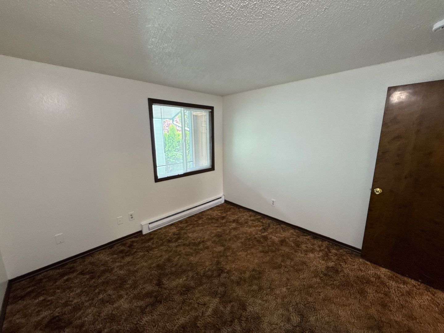 $1095 First 3 Months, SE Salem 2 Bed 1 Bath, 2nd Floor Apartment, Pet's are Welcome | AVAILABLE NOW! property image