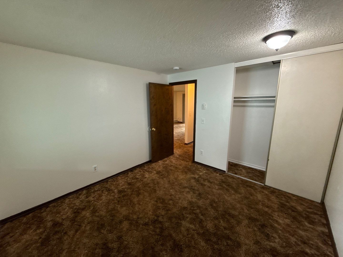 $1095 First 3 Months, SE Salem 2 Bed 1 Bath, 2nd Floor Apartment, Pet's are Welcome | AVAILABLE NOW! property image