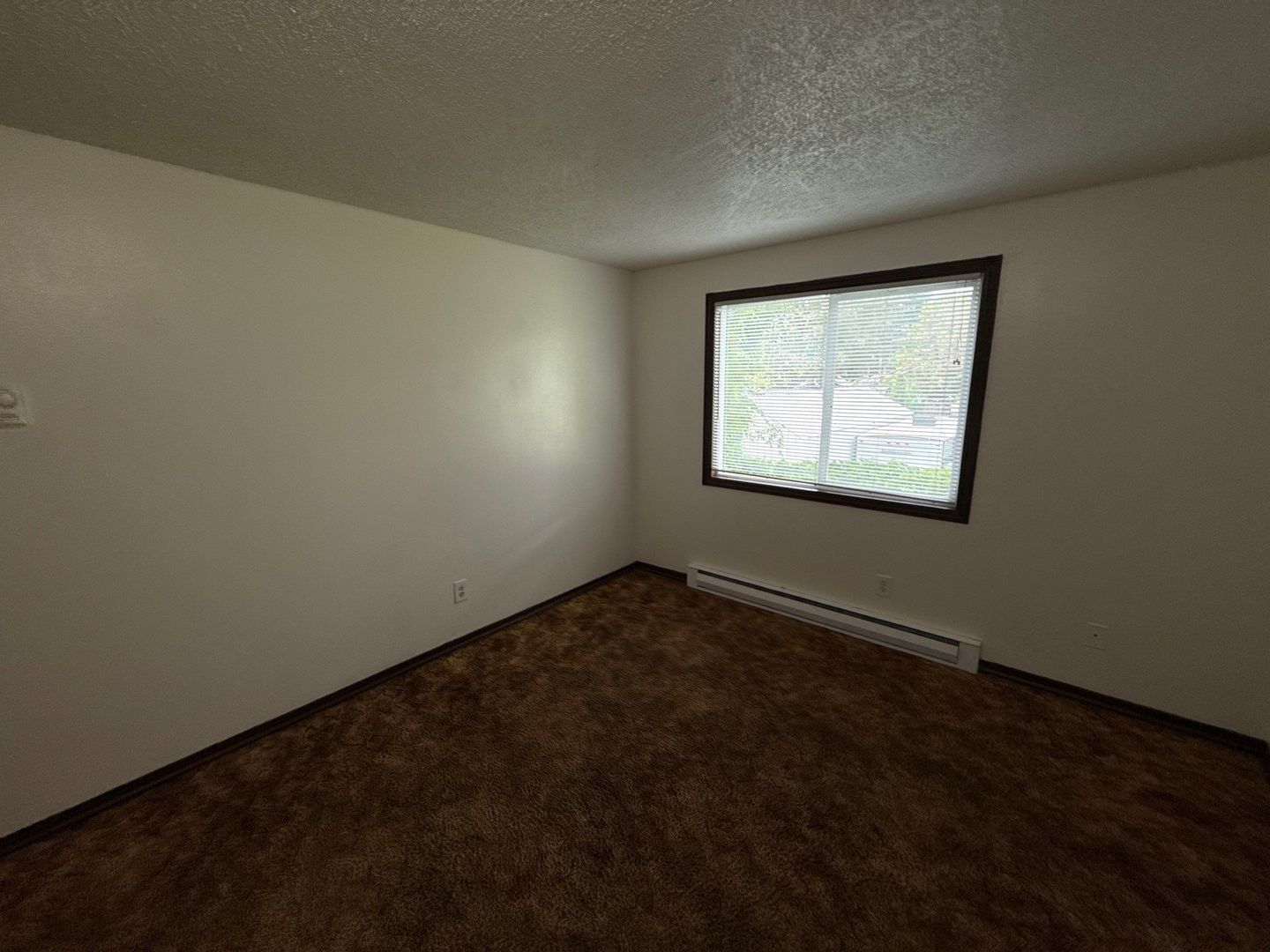 $1095 First 3 Months, SE Salem 2 Bed 1 Bath, 2nd Floor Apartment, Pet's are Welcome | AVAILABLE NOW! property image