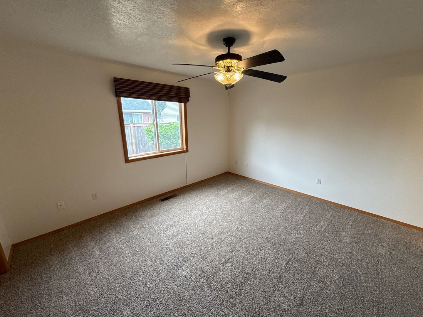 NE Salem 3 Bed 2 Bath Single Family Home, AVAILABLE NOW! property image