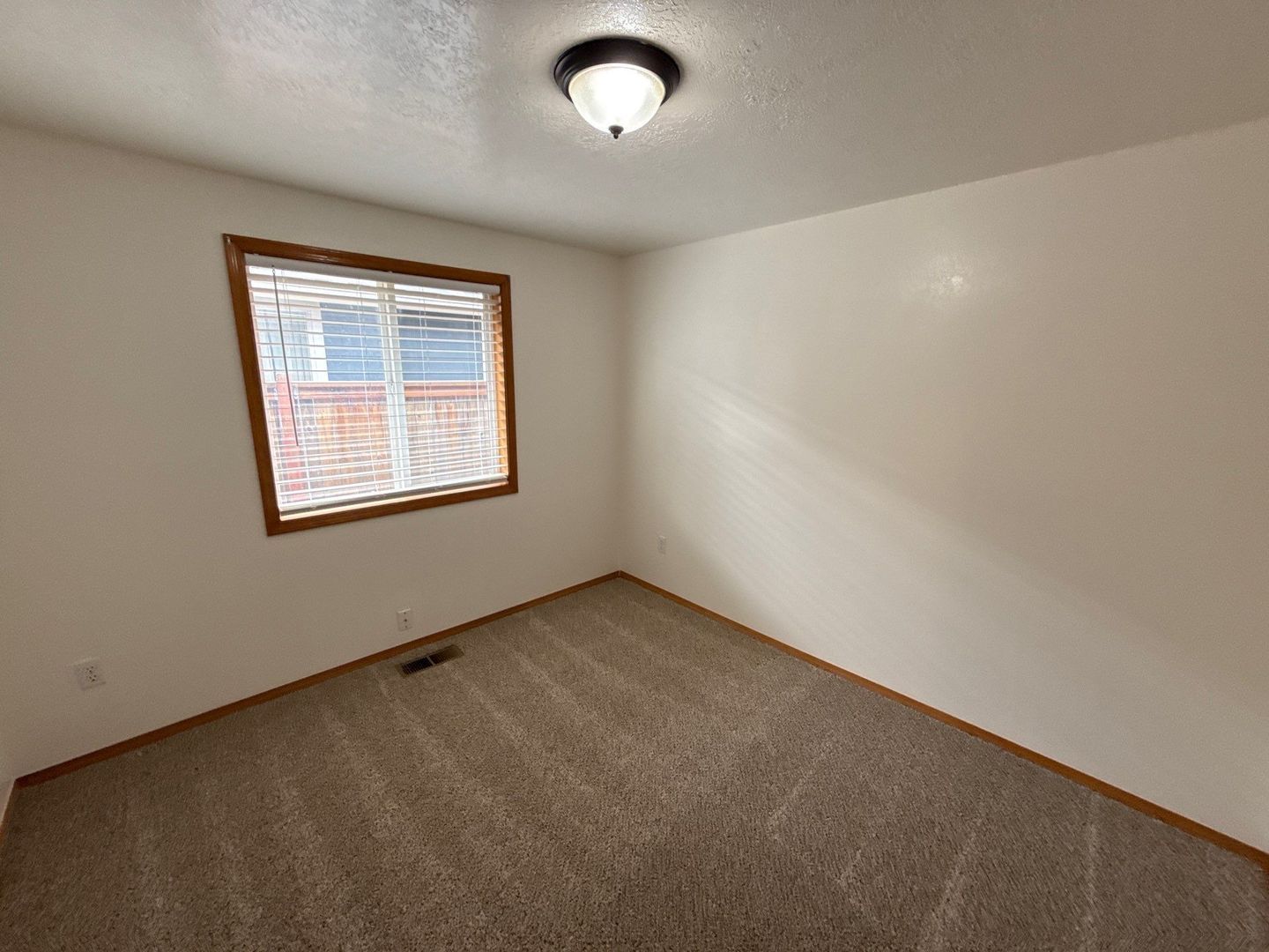 NE Salem 3 Bed 2 Bath Single Family Home, AVAILABLE NOW! property image