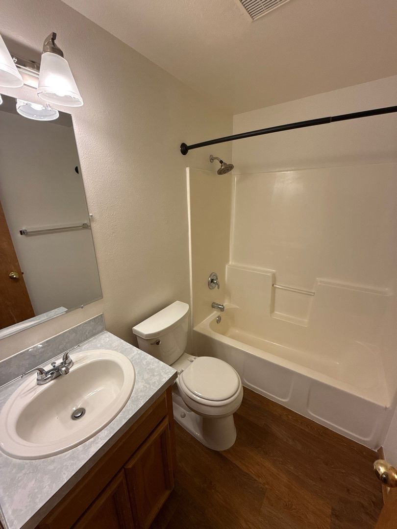 NE Salem 3 Bed 2 Bath Single Family Home, AVAILABLE NOW! property image