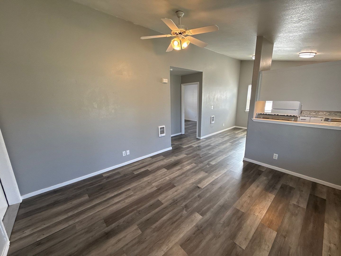 Sweet Home 2 Bed 1 Bath Duplex, Fully Fenced Back Yard, AVAILABLE NOW! property image