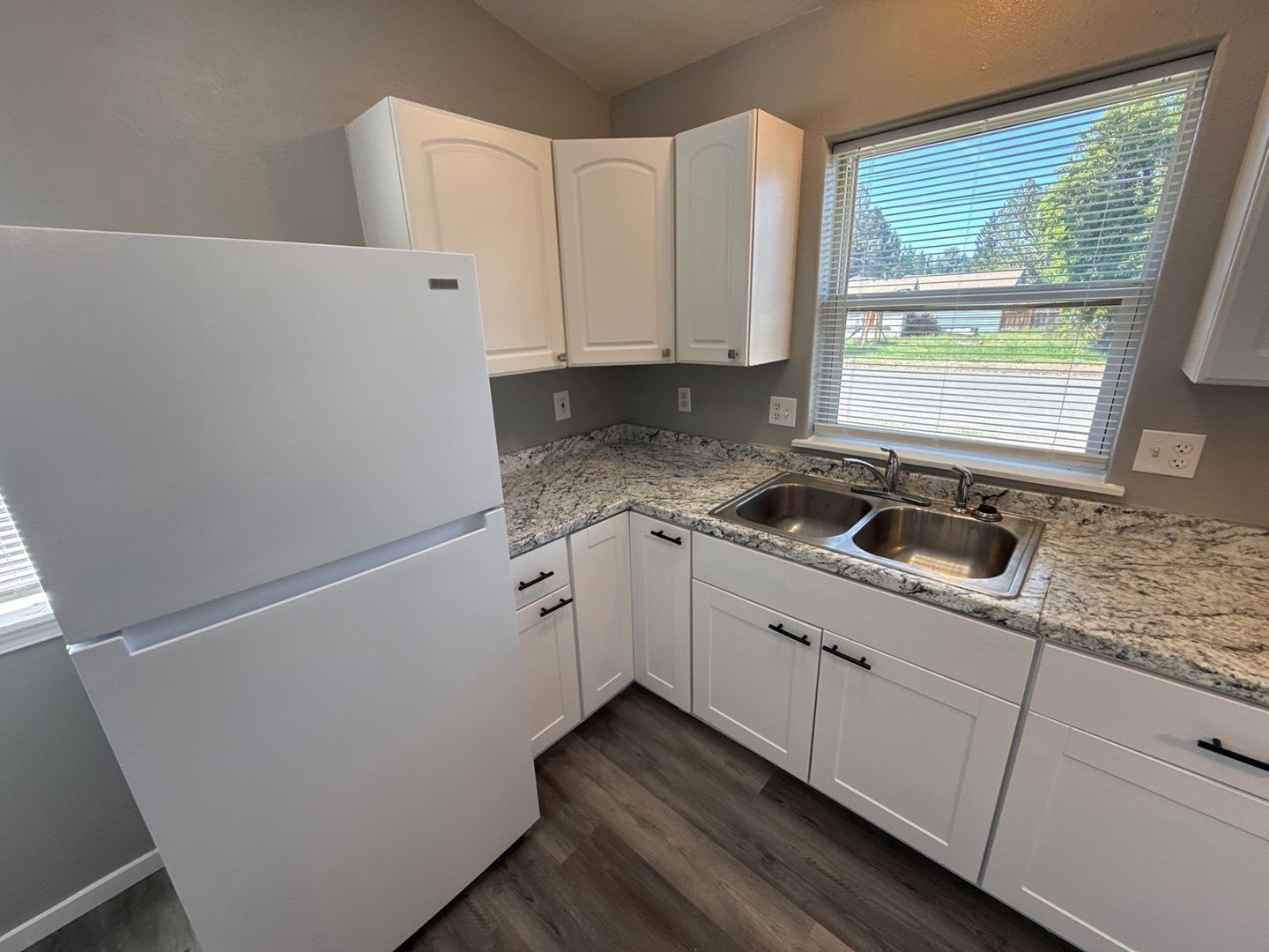 Sweet Home 2 Bed 1 Bath Duplex, Fully Fenced Back Yard, AVAILABLE NOW! property image