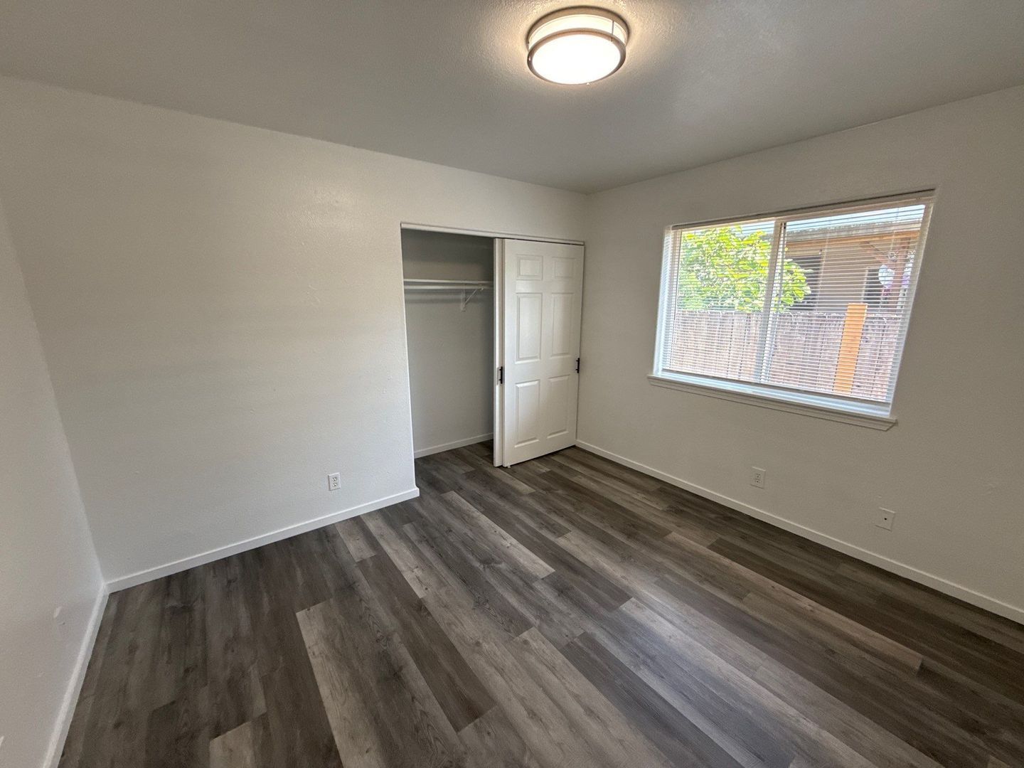 Sweet Home 2 Bed 1 Bath Duplex, Fully Fenced Back Yard, AVAILABLE NOW! property image
