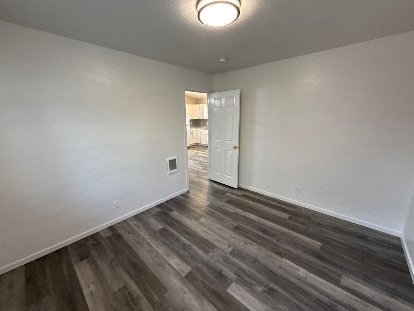 Sweet Home 2 Bed 1 Bath Duplex, Fully Fenced Back Yard, AVAILABLE NOW! property image
