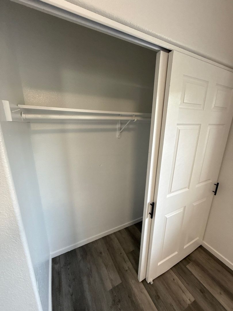 Sweet Home 2 Bed 1 Bath Duplex, Fully Fenced Back Yard, AVAILABLE NOW! property image