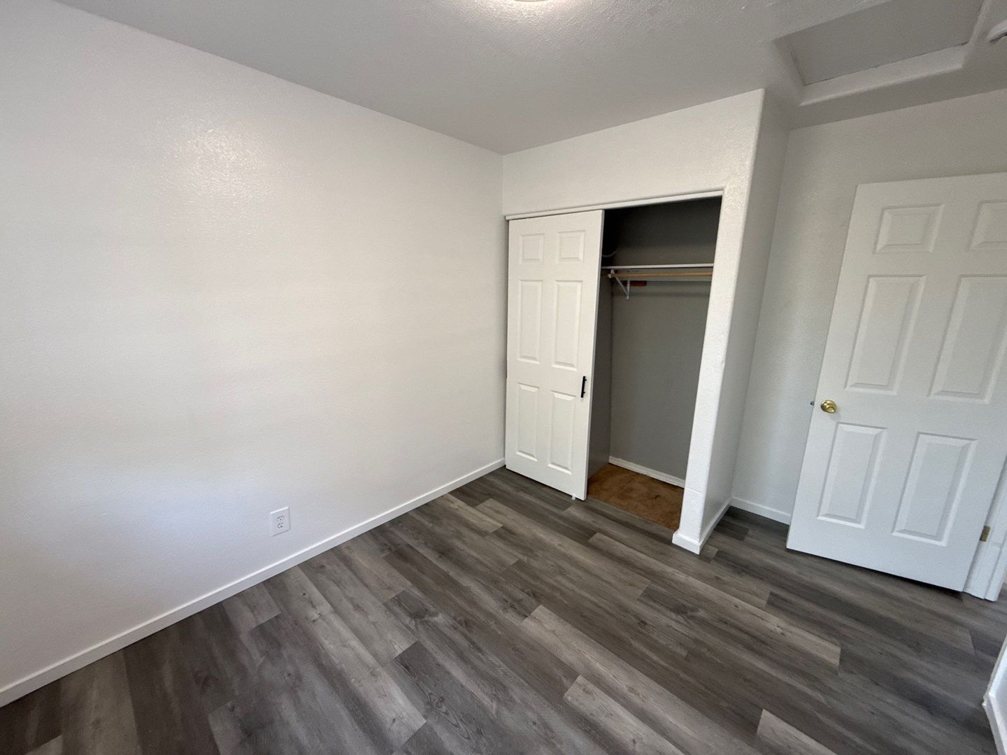 Sweet Home 2 Bed 1 Bath Duplex, Fully Fenced Back Yard, AVAILABLE NOW! property image