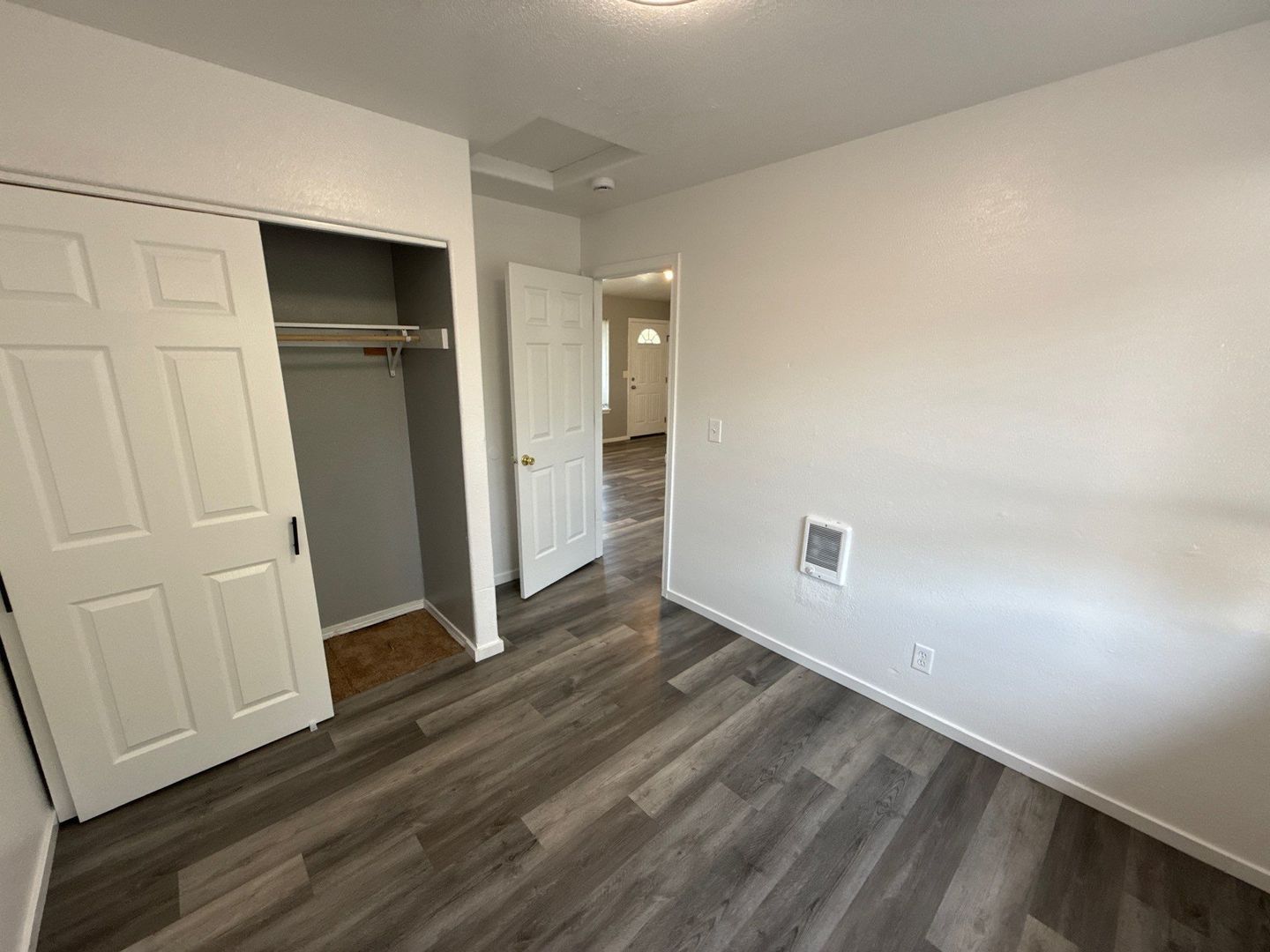 Sweet Home 2 Bed 1 Bath Duplex, Fully Fenced Back Yard, AVAILABLE NOW! property image