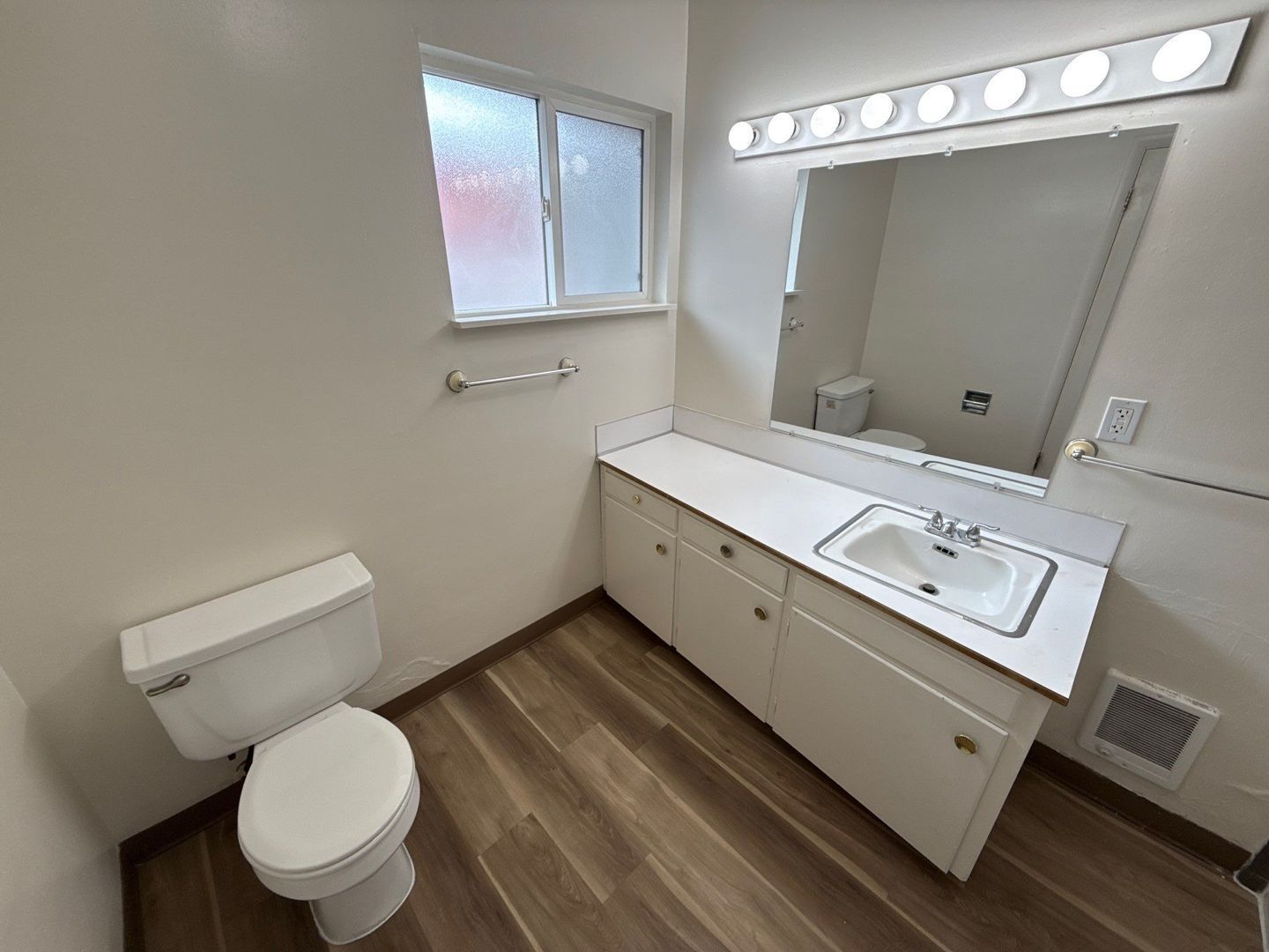 $945 First 3 Months, NE Salem 1 Bed, 1 Bath, Apartment | AVAILABLE NOW! property image