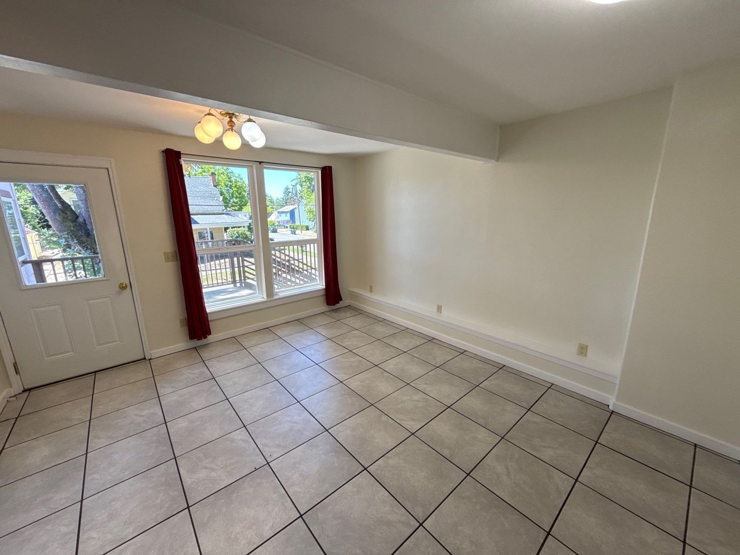 Monmouth 1 Bed 1 Bath, 2nd Floor Apartment, W/D in Unit, AVAILABLE NOW! property image