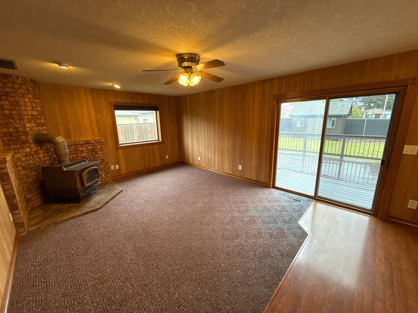 Sublimity 3 Bed, 2 Bath, Single Family Home, w/Fully Fenced Back Yard, AVAILABLE NOW! property image