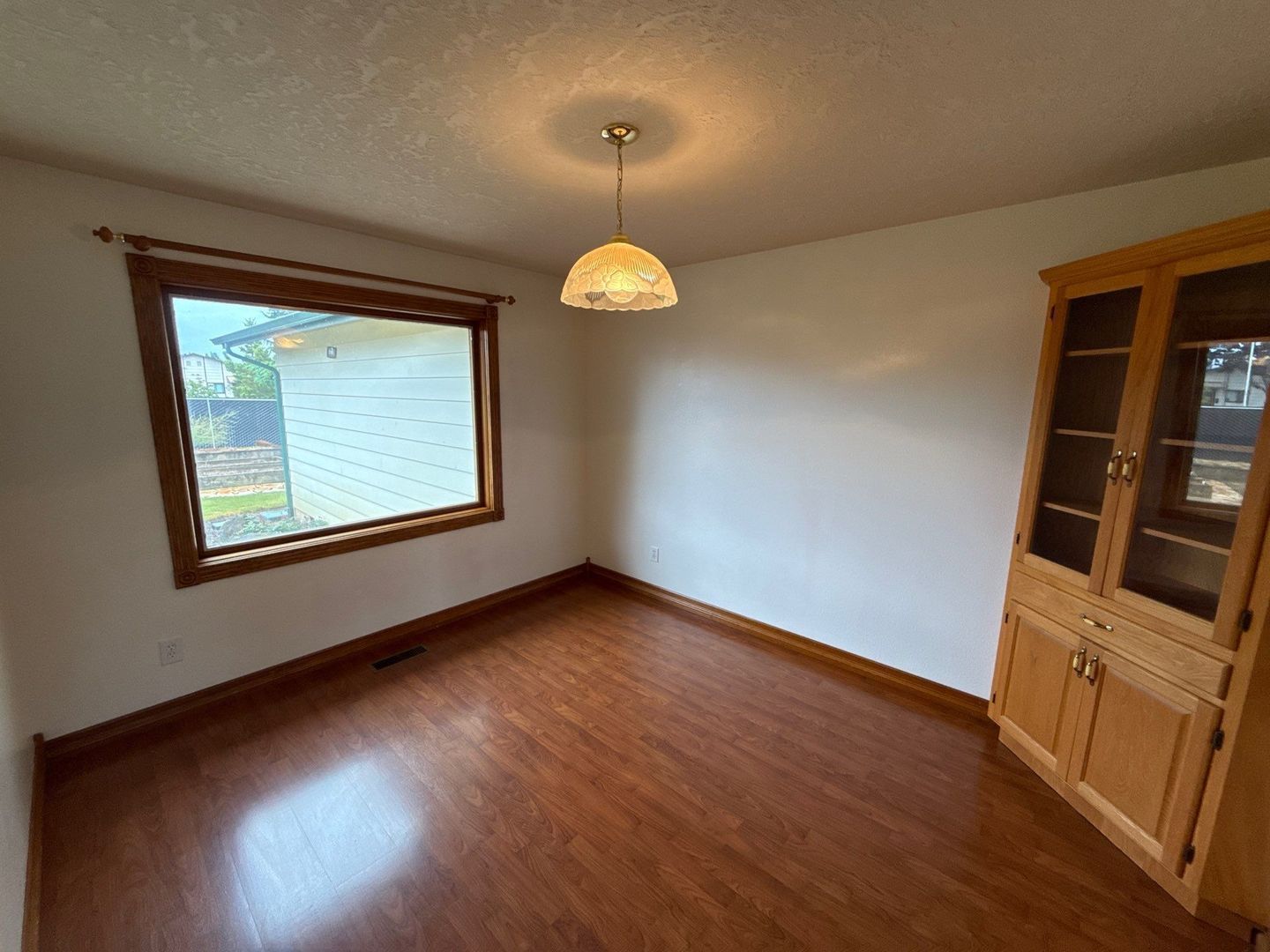 Sublimity 3 Bed, 2 Bath, Single Family Home, w/Fully Fenced Back Yard, AVAILABLE NOW! property image