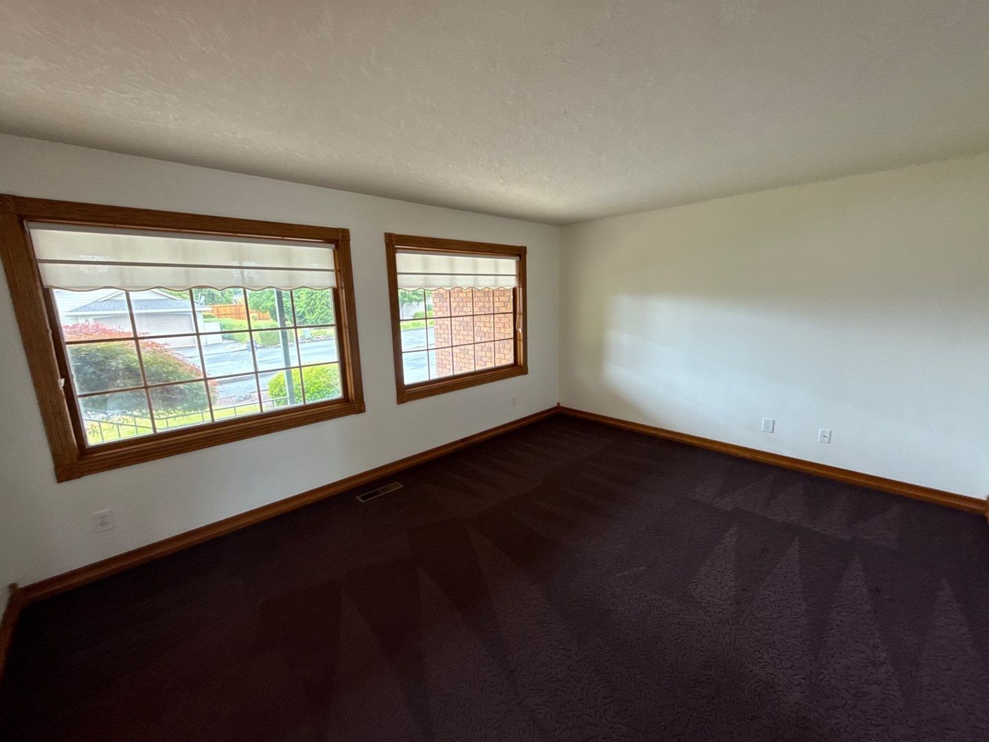 Sublimity 3 Bed, 2 Bath, Single Family Home, w/Fully Fenced Back Yard, AVAILABLE NOW! property image