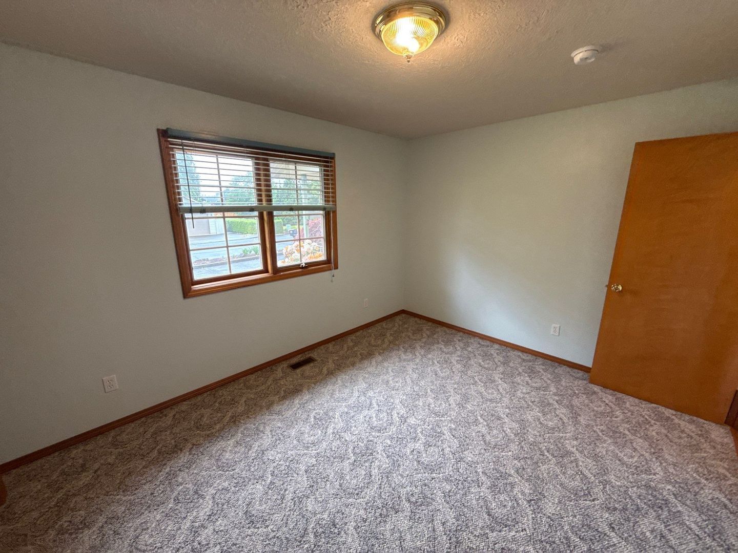 Sublimity 3 Bed, 2 Bath, Single Family Home, w/Fully Fenced Back Yard, AVAILABLE NOW! property image