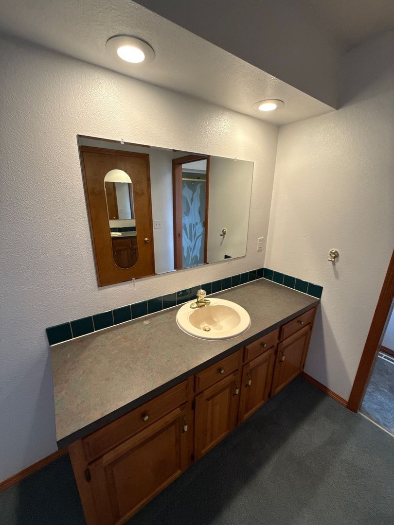 Sublimity 3 Bed, 2 Bath, Single Family Home, w/Fully Fenced Back Yard, AVAILABLE NOW! property image
