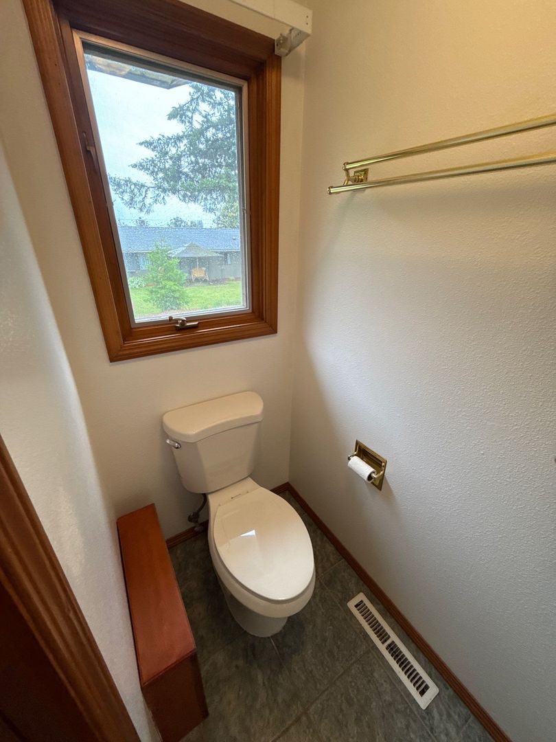 Sublimity 3 Bed, 2 Bath, Single Family Home, w/Fully Fenced Back Yard, AVAILABLE NOW! property image