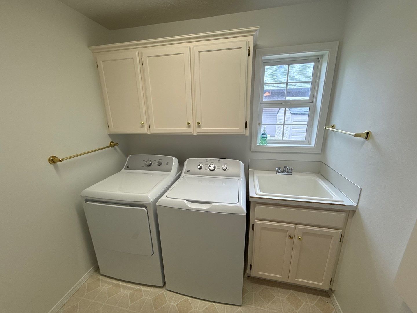 Woodburn 3 Bed + 2 Bonus Rooms, 2 Bath, Single Family Home. COMING SOON! property image