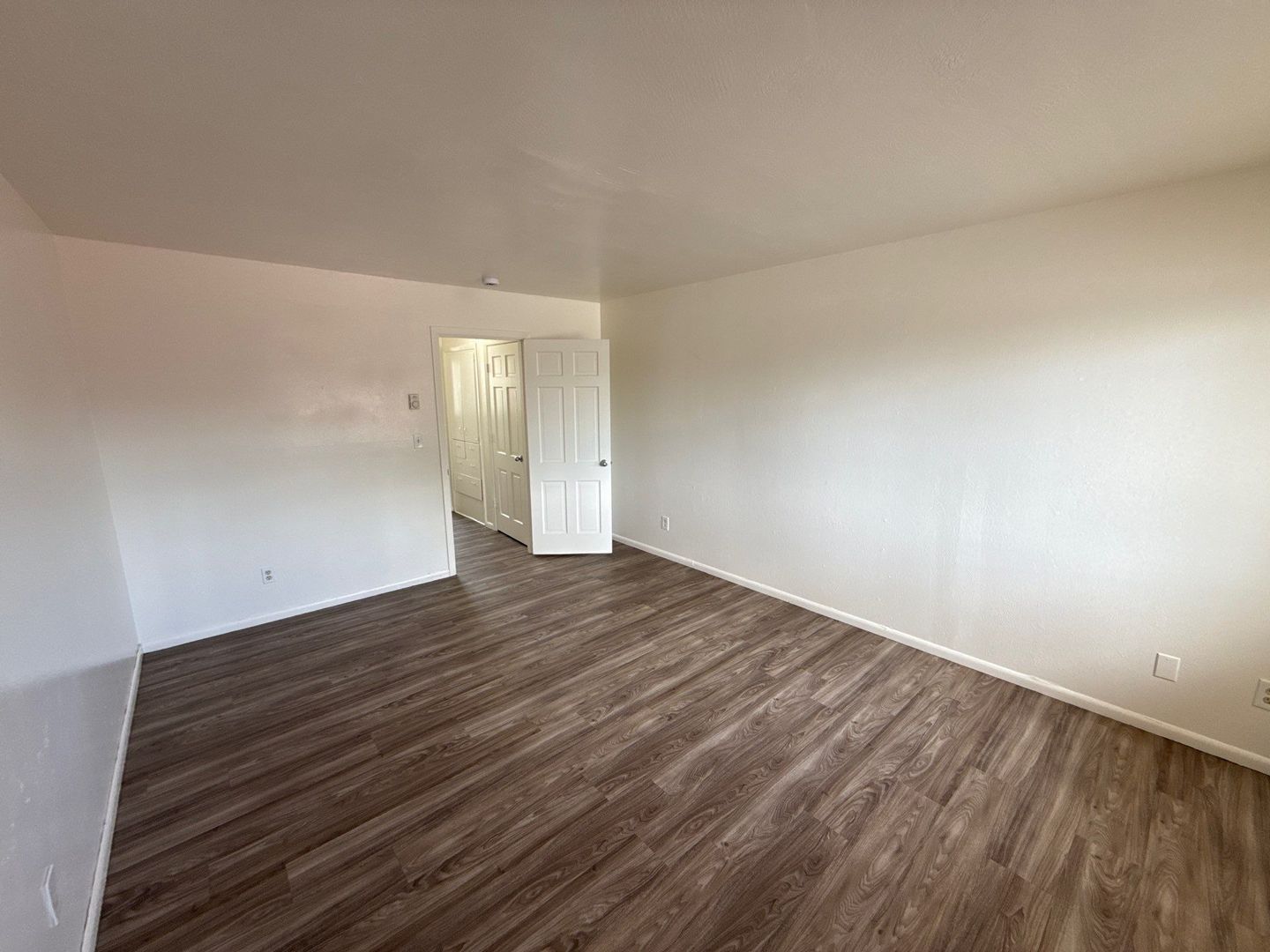SE Dallas, 1 Bed, 1 Bath, 1st Floor Apartment, AVAILABLE NOW! property image