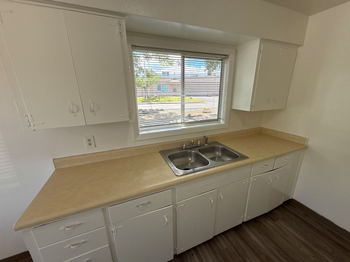SE Dallas, 1 Bed, 1 Bath, 1st Floor Apartment, AVAILABLE NOW! property image