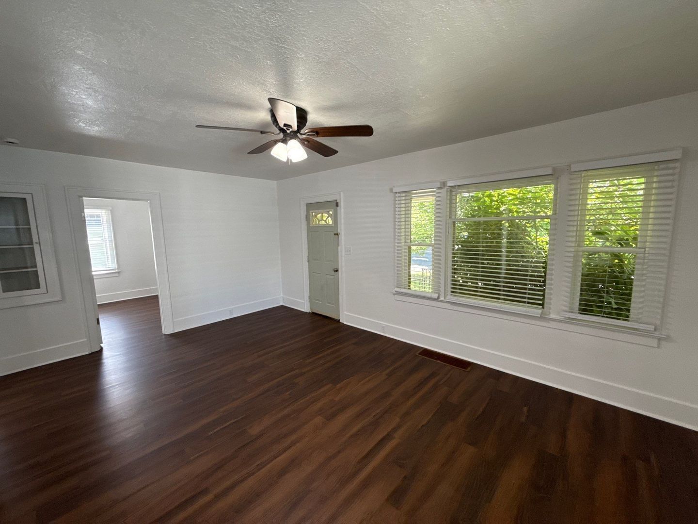 SE Salem Spacious 2 Bed, 1 Bath, Single Family Home, AVAILABLE NOW! property image