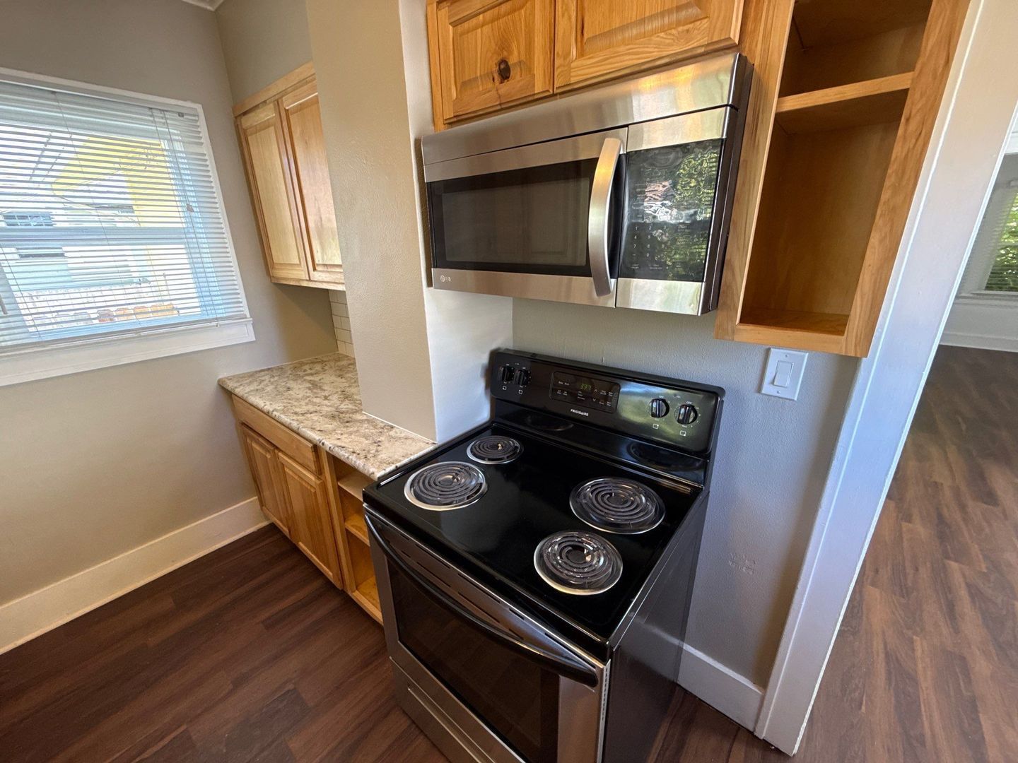 SE Salem Spacious 2 Bed, 1 Bath, Single Family Home, AVAILABLE NOW! property image