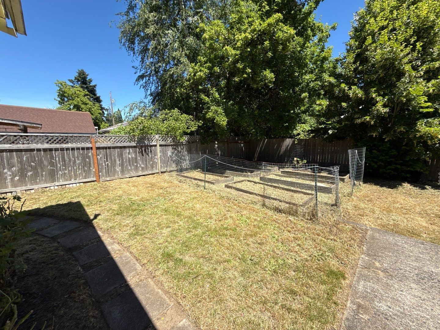 SE Salem Spacious 2 Bed, 1 Bath, Single Family Home, AVAILABLE NOW! property image
