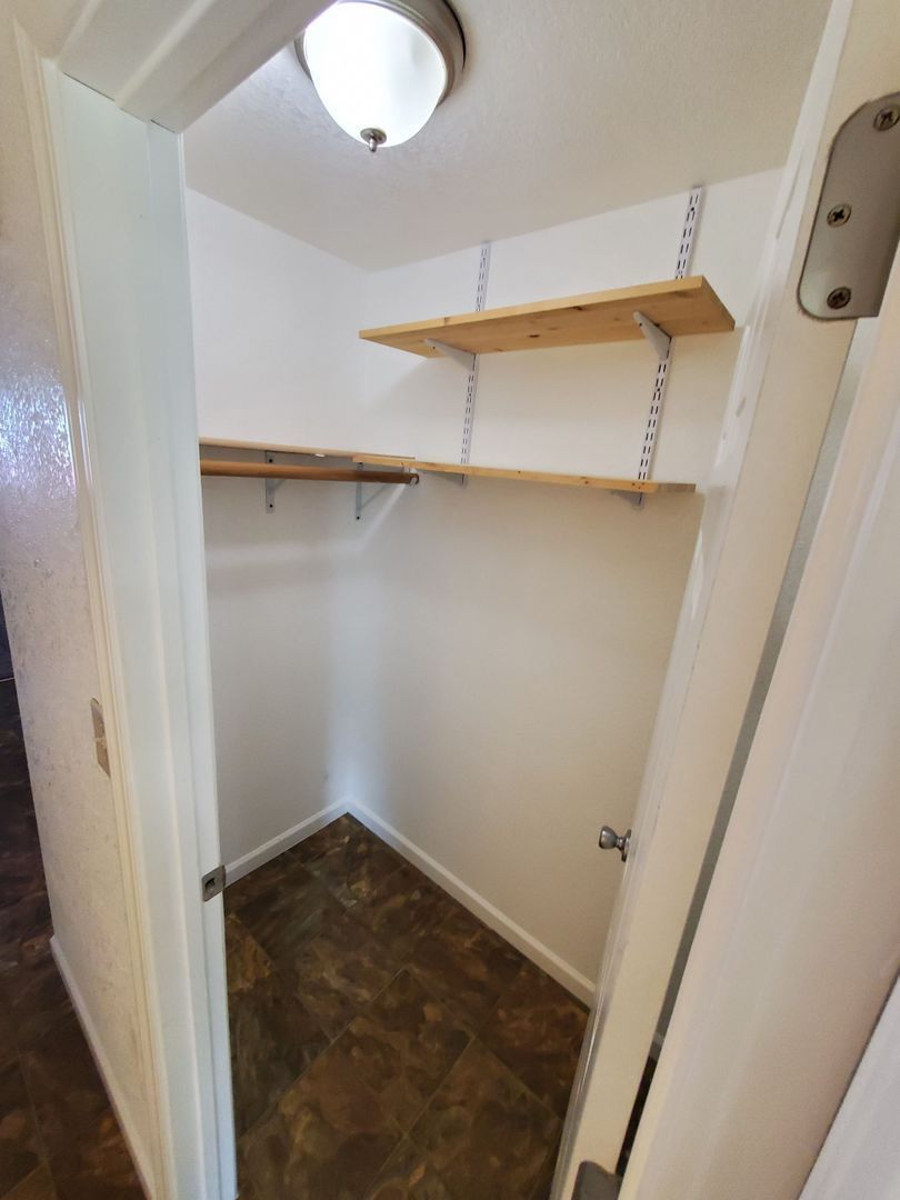 SW Albany 1 Bed 1 Bath 1st Floor Apartment, Laundry On Site, COMING SOON! property image