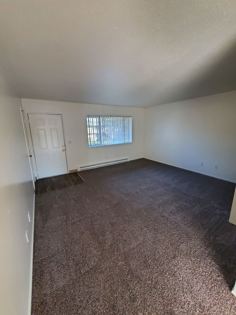 NE Salem 3 Bed, 1 Bath, 2nd Floor Apartment, Pet's are Welcome, COMING SOON! property image