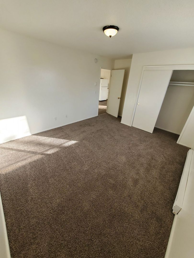 NE Salem 3 Bed, 1 Bath, 2nd Floor Apartment, Pet's are Welcome, COMING SOON! property image