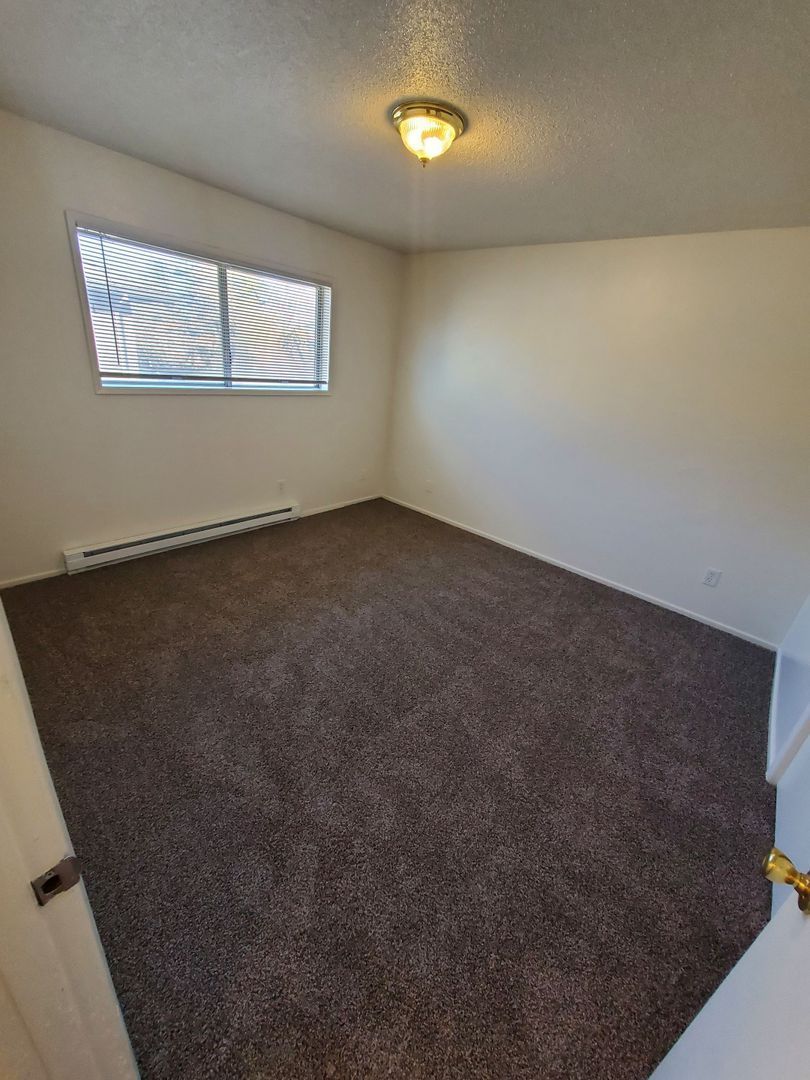 NE Salem 3 Bed, 1 Bath, 2nd Floor Apartment, Pet's are Welcome, COMING SOON! property image