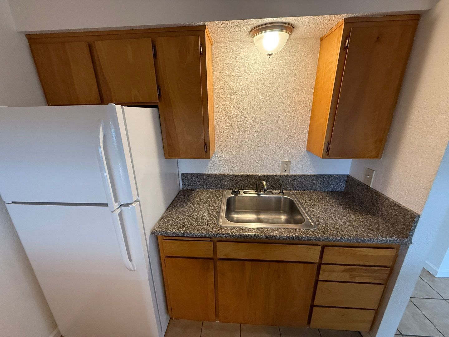 SW Albany, 1 Bed, 1 Bath, Spacious 1st Floor Apartment, Flat Fee for W/S/G, COMING SOON! property image