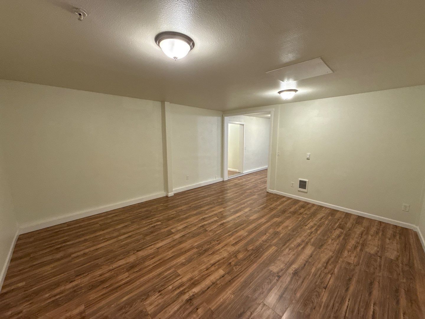 Mount Angel, 3 Bed, 2 Bath, 1st Floor Apartment, Pet Friendly, |AVAILABLE NOW! property image