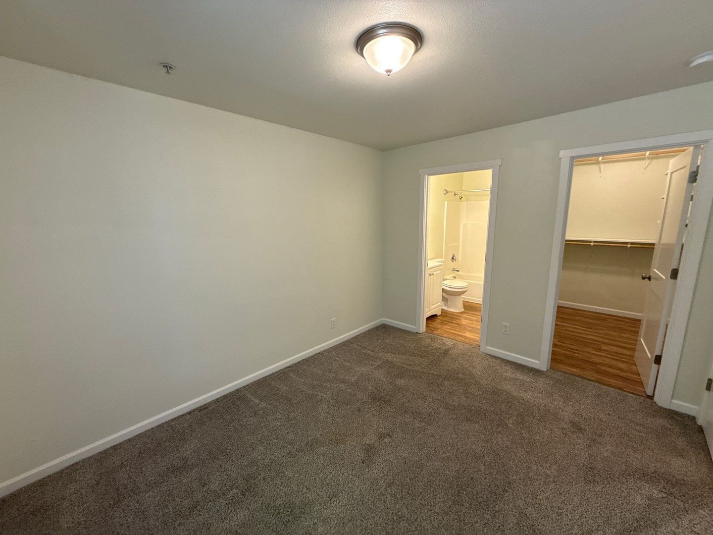 Mount Angel, 3 Bed, 2 Bath, 1st Floor Apartment, Pet Friendly, |AVAILABLE NOW! property image