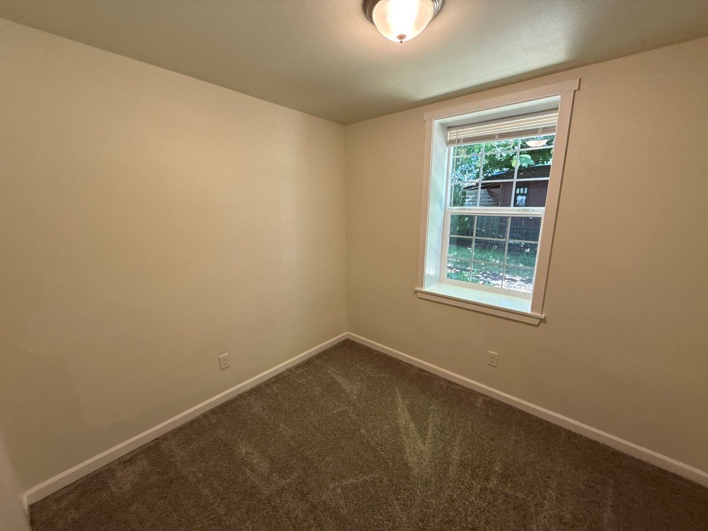 Mount Angel, 3 Bed, 2 Bath, 1st Floor Apartment, Pet Friendly, |AVAILABLE NOW! property image