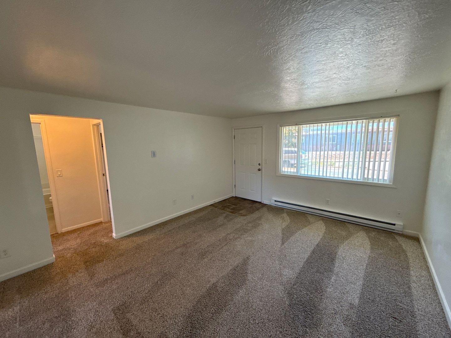SE Dallas 2 Bed, 1 Bath, Apartment, Water/Sewer/Garbage Paid, AVAILABLE NOW! property image