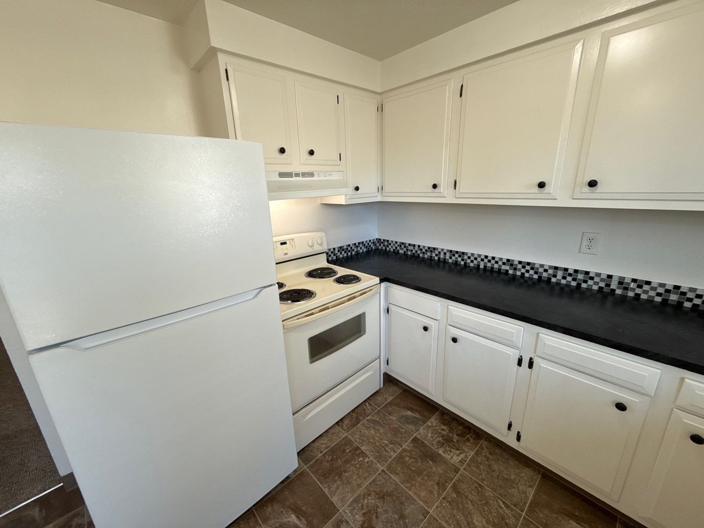 SE Dallas 2 Bed, 1 Bath, Apartment, Water/Sewer/Garbage Paid, AVAILABLE NOW! property image