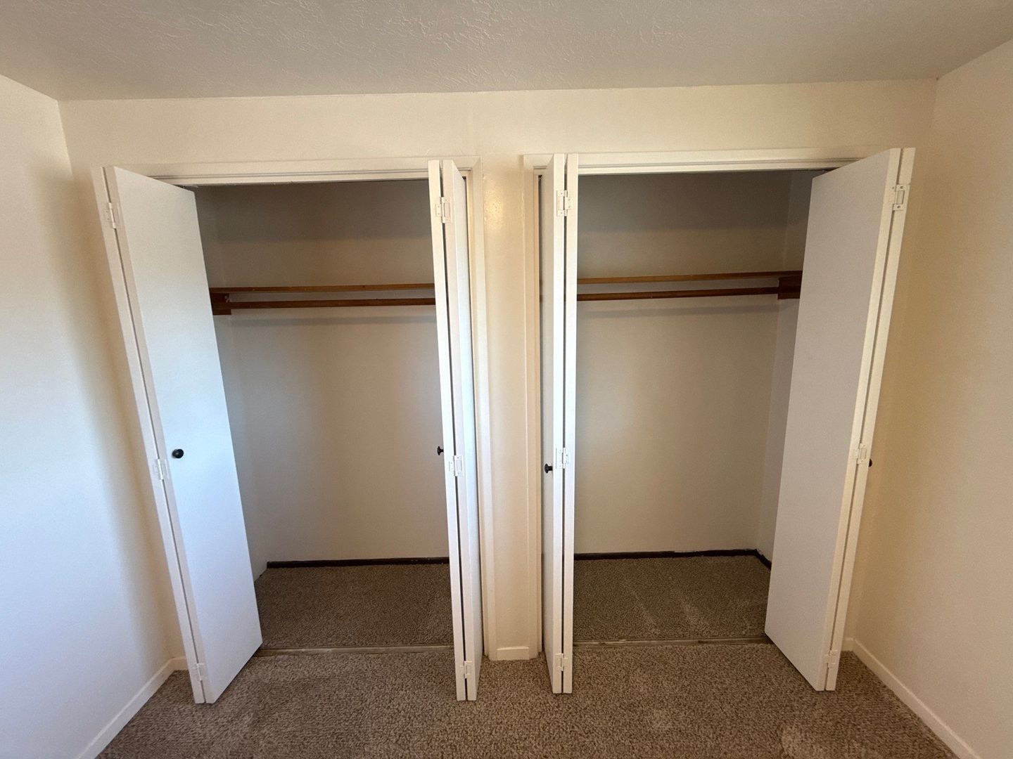 SE Dallas 2 Bed, 1 Bath, Apartment, Water/Sewer/Garbage Paid, AVAILABLE NOW! property image