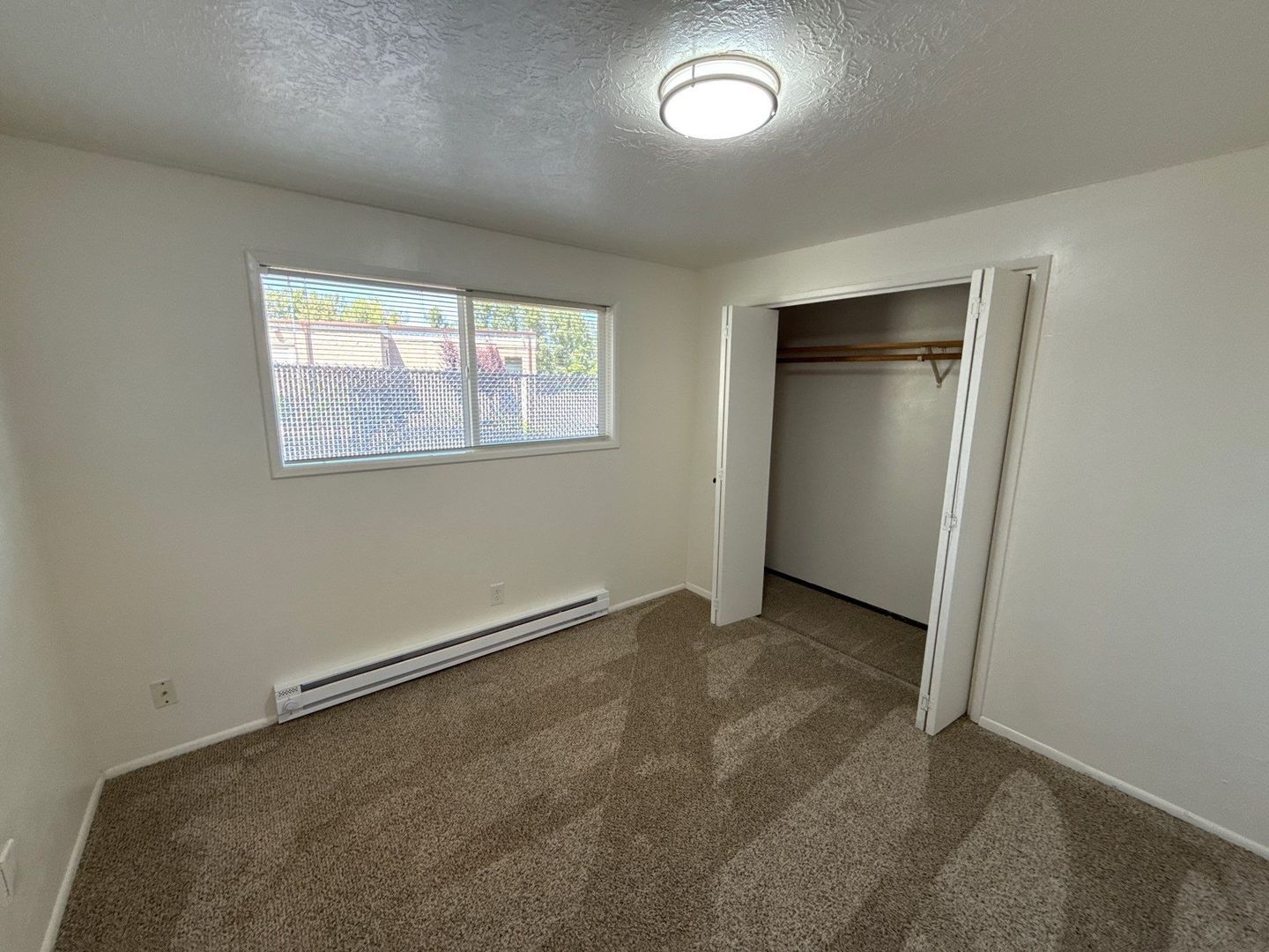 SE Dallas 2 Bed, 1 Bath, Apartment, Water/Sewer/Garbage Paid, AVAILABLE NOW! property image
