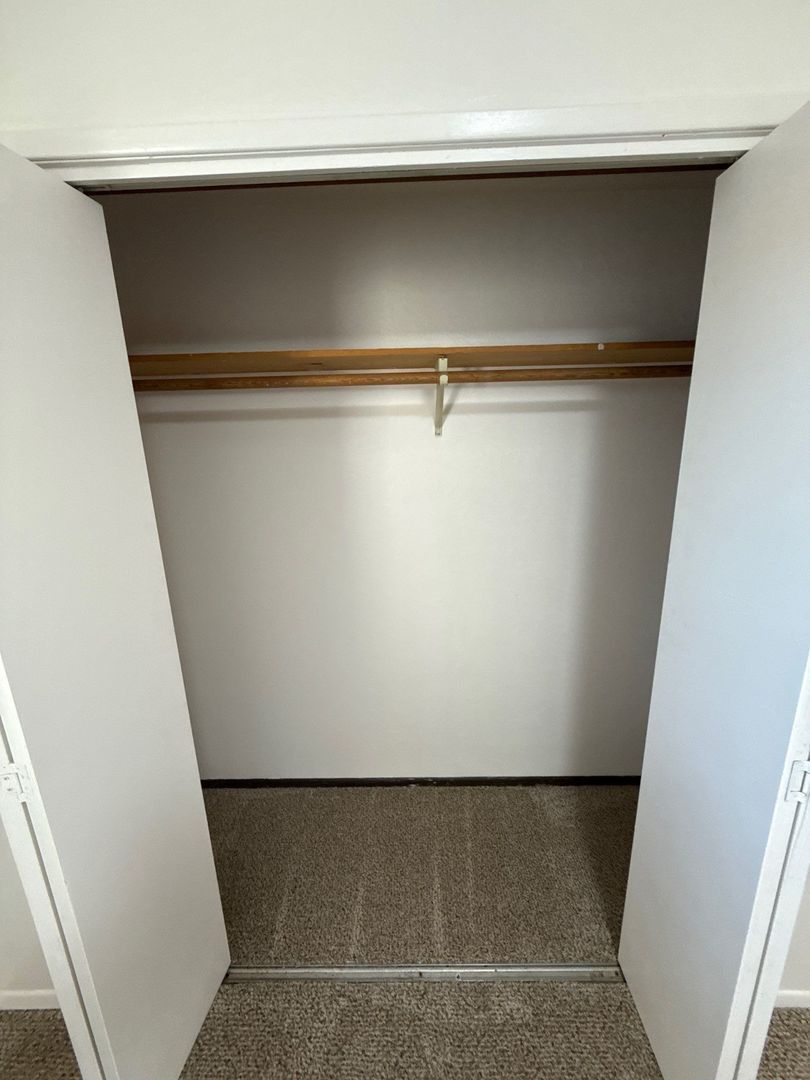 SE Dallas 2 Bed, 1 Bath, Apartment, Water/Sewer/Garbage Paid, AVAILABLE NOW! property image