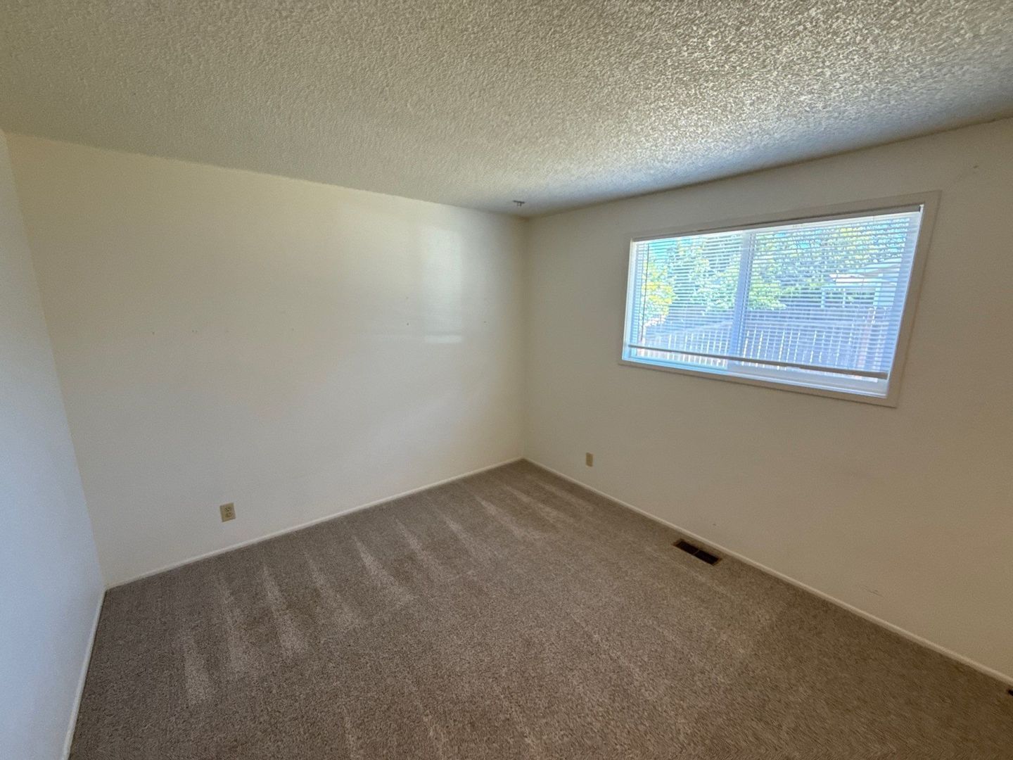 NW Salem 3 Bed 2 Bath, Single Family Home, AVAILABLE NOW! property image