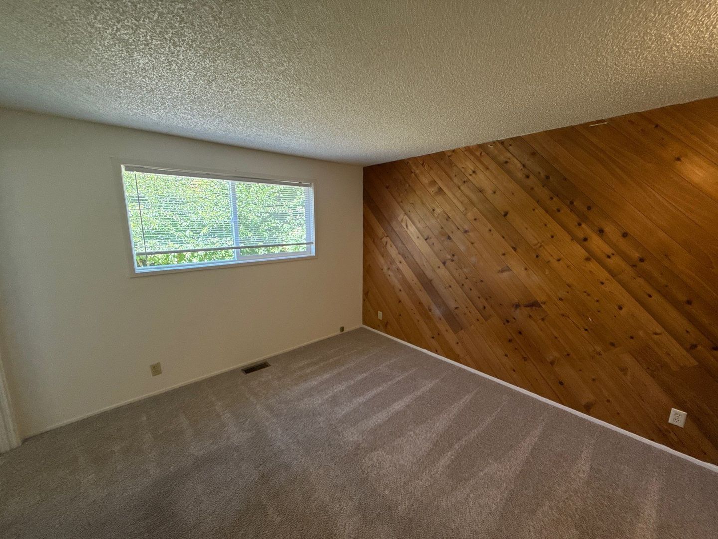 NW Salem 3 Bed 2 Bath, Single Family Home, AVAILABLE NOW! property image