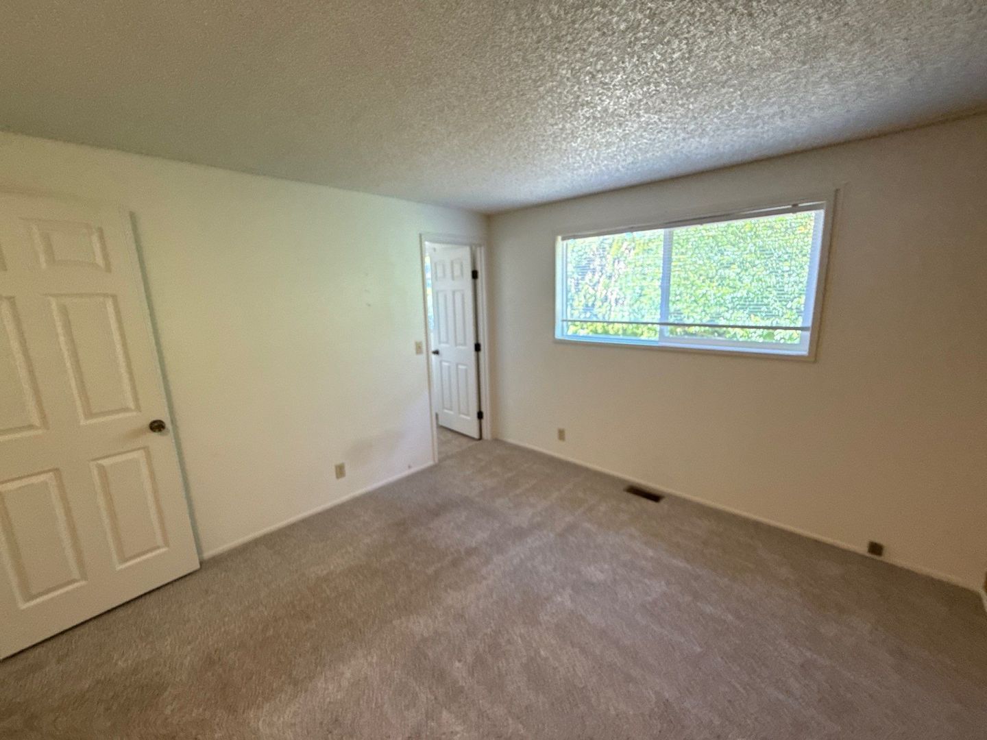 NW Salem 3 Bed 2 Bath, Single Family Home, AVAILABLE NOW! property image