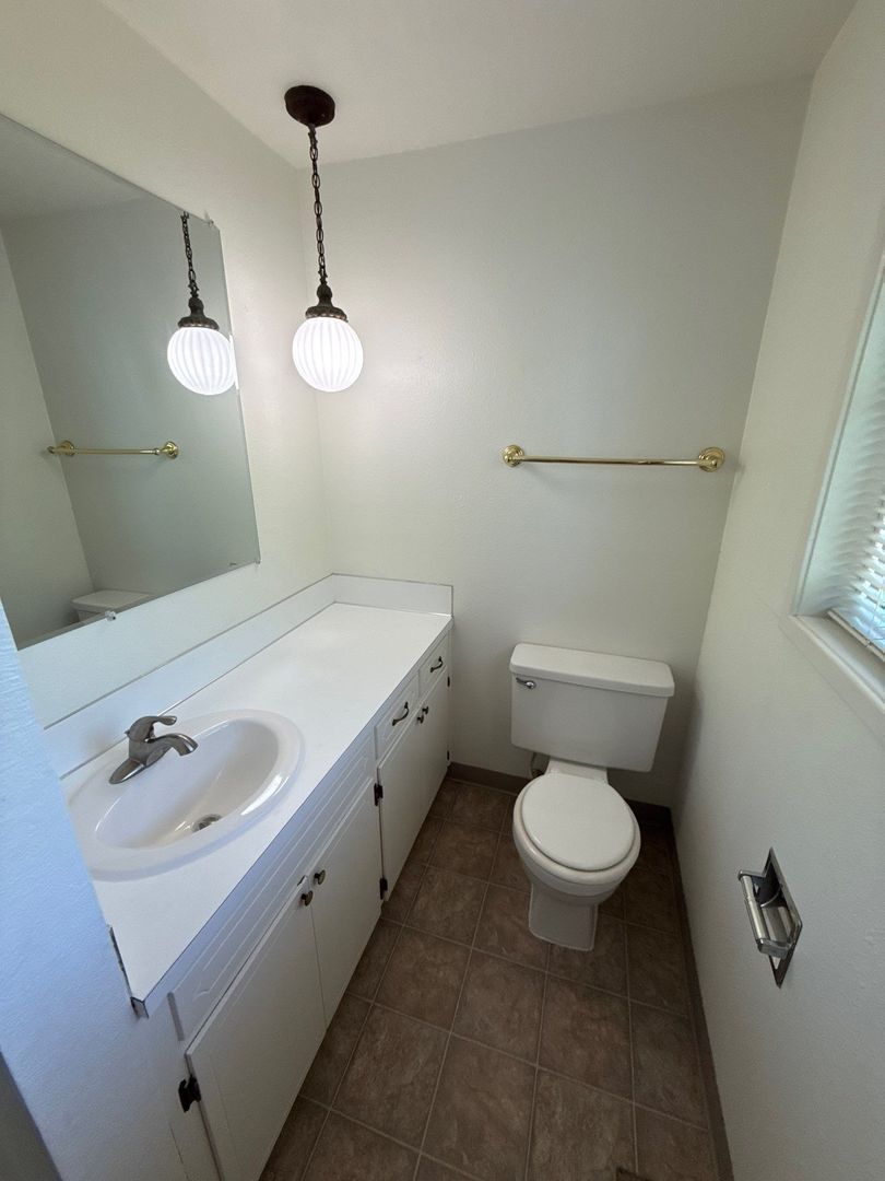 NW Salem 3 Bed 2 Bath, Single Family Home, AVAILABLE NOW! property image