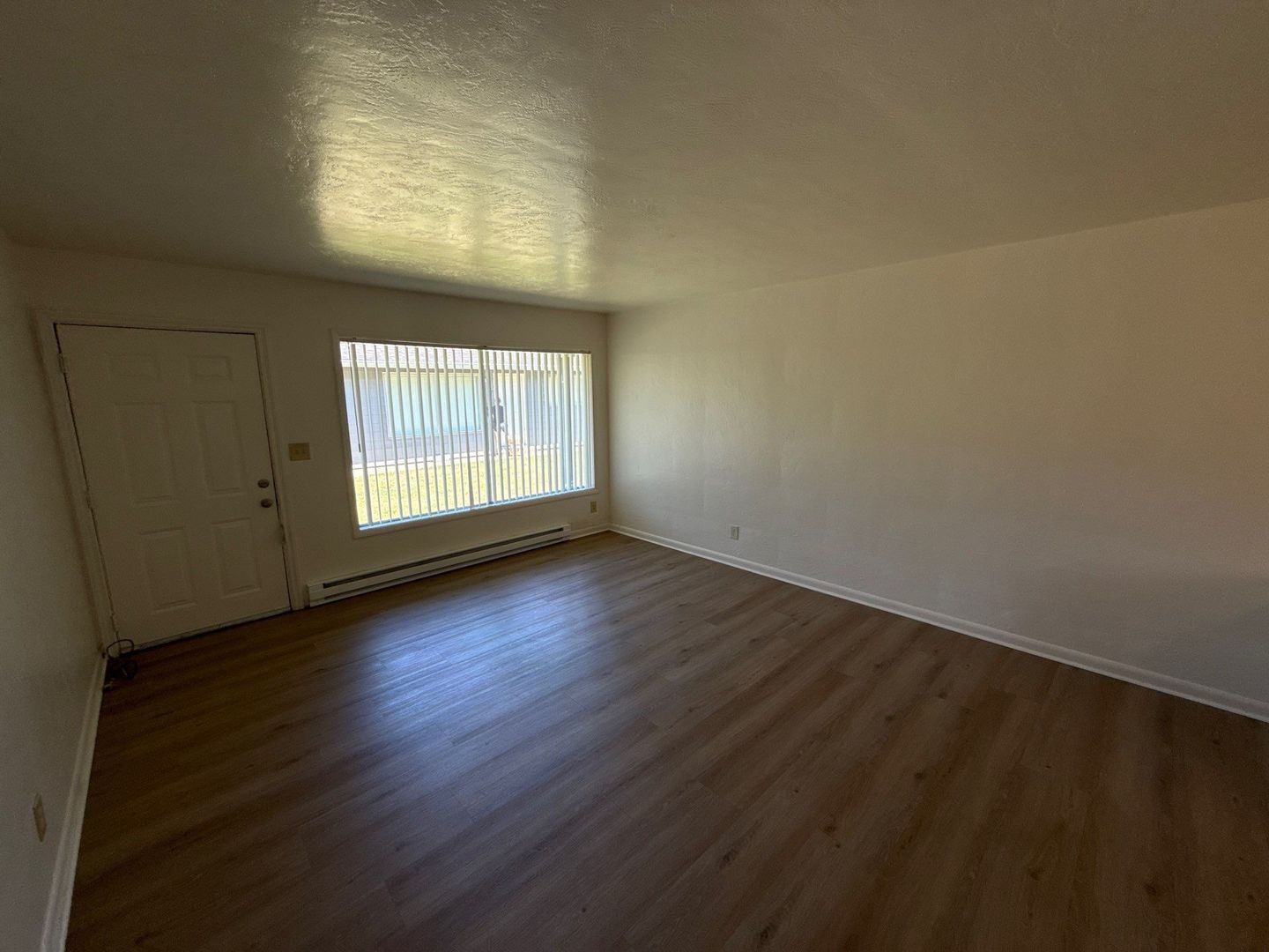 $945 First 3 Months, NE Salem 1 Bed, 1 Bath, Apartment | AVAILABLE NOW! property image