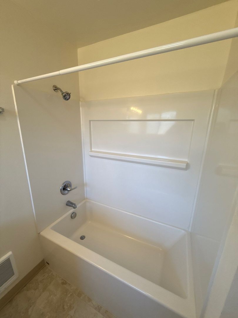 $945 First 3 Months, NE Salem 1 Bed, 1 Bath, Apartment | AVAILABLE NOW! property image