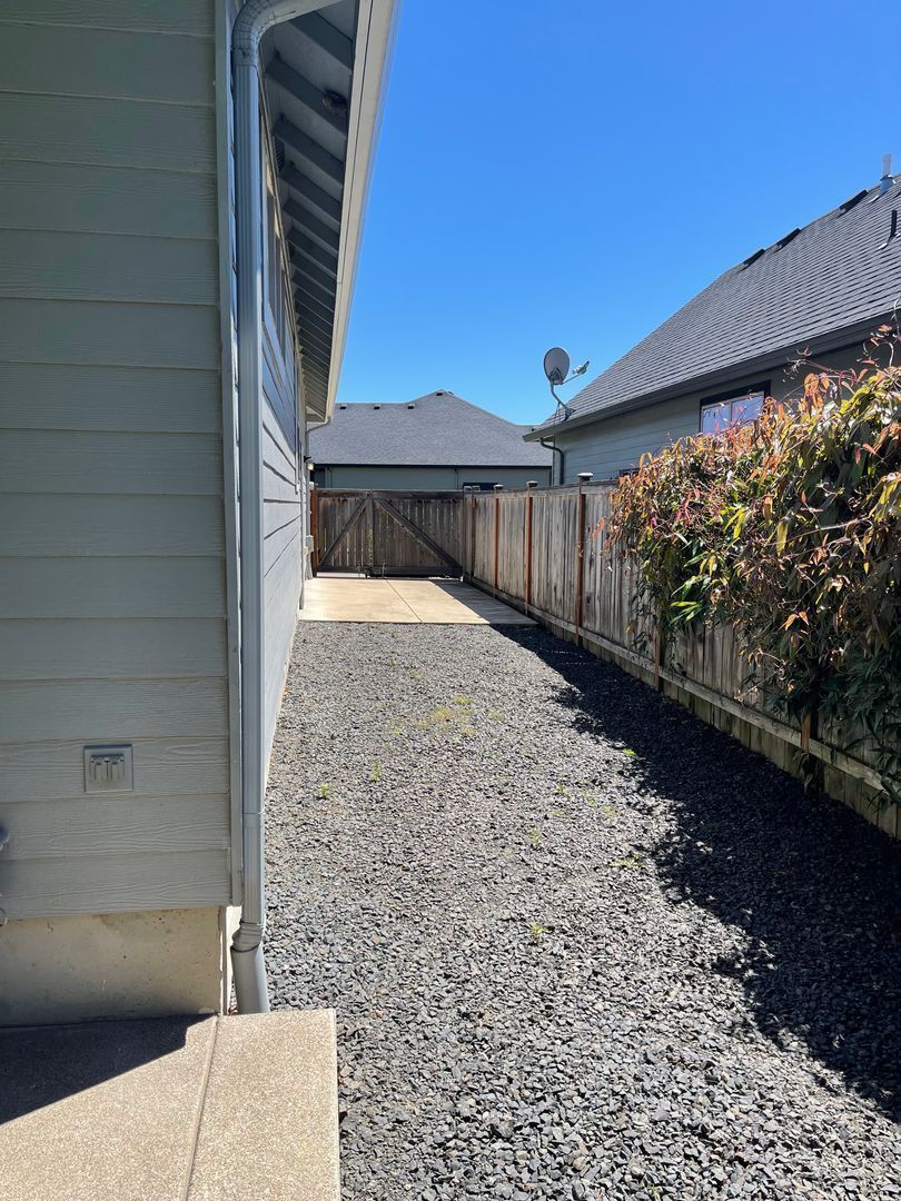 Beautiful Springfield 3 Bedroom home with 2 car garage COMING SOON! property image