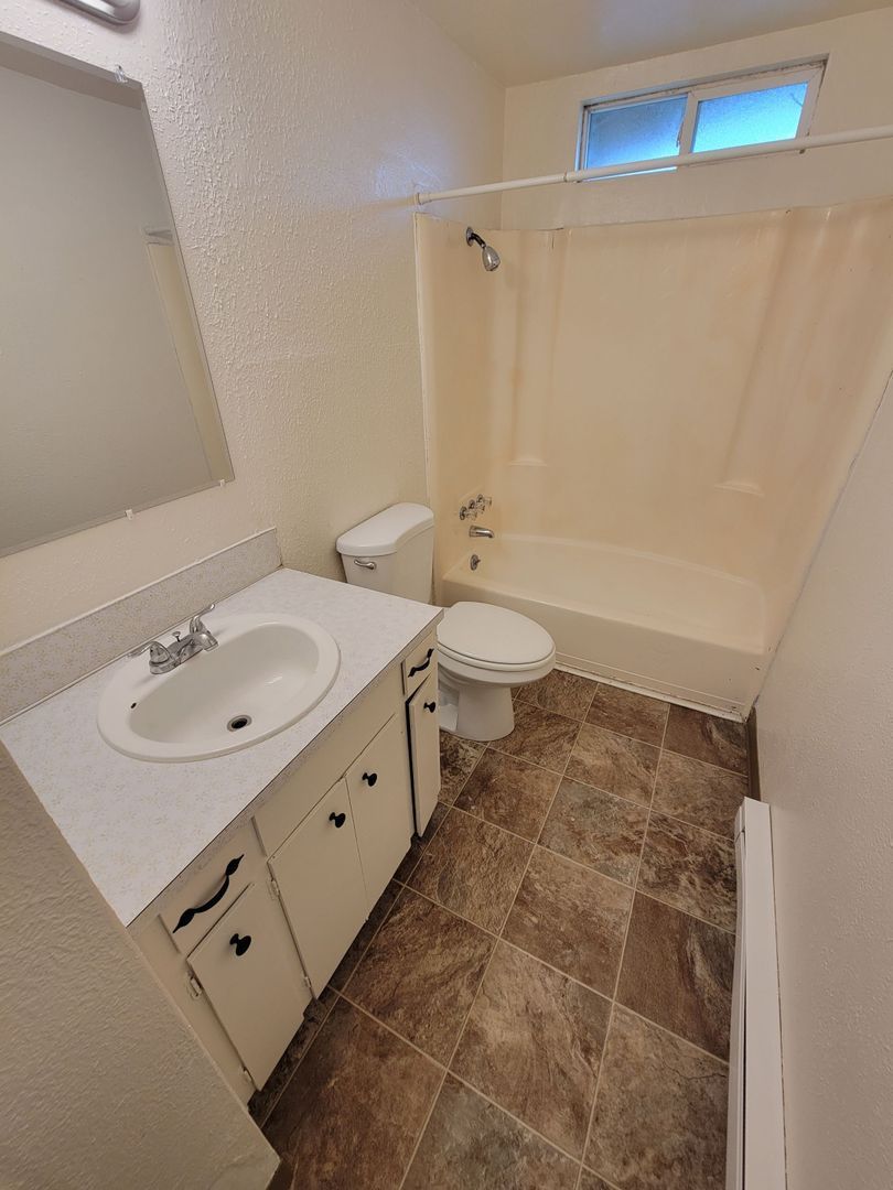 NE Salem, 2 Bed, 1 Bath, 1st Floor Apartment, AVAILABLE NOW! property image